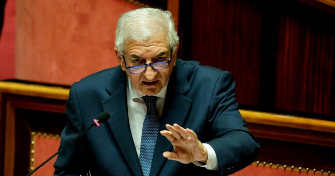 Indagine su Foti: archiviato il ministro