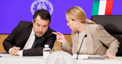 Copertina di Armi per Kiev, Salvini in ritirata (con furbata)