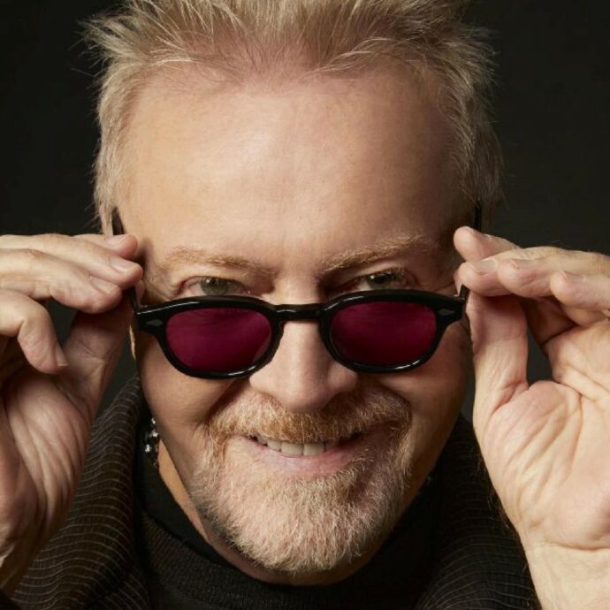 “Sono stato un antico romano sbranato dai leoni, poi un colonnello nazista. Il segreto delle mie canzoni? Il c*lo”: così Umberto Tozzi