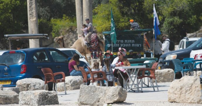 Sebastia, l’archeologo Mahmoud Hawari: “Non è un insediamento ‘israelita’ ma stratificato: occuparlo è propaganda”