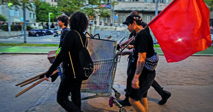 Copertina di “Noi, obiettori israeliani, ci rifiutiamo di entrare in un esercito accusato di crimini di guerra. La comunità internazionale fermi Netanyahu”