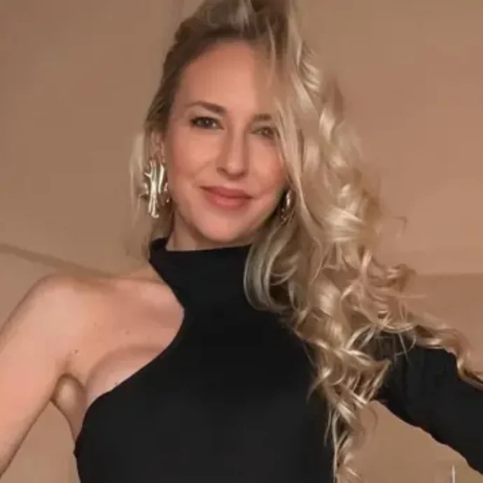 Strangola la moglie, le asporta l’utero e fa a pezzi il corpo, poi lo getta in un frullatore: 43enne accusato di aver ucciso l’ex miss Svizzera