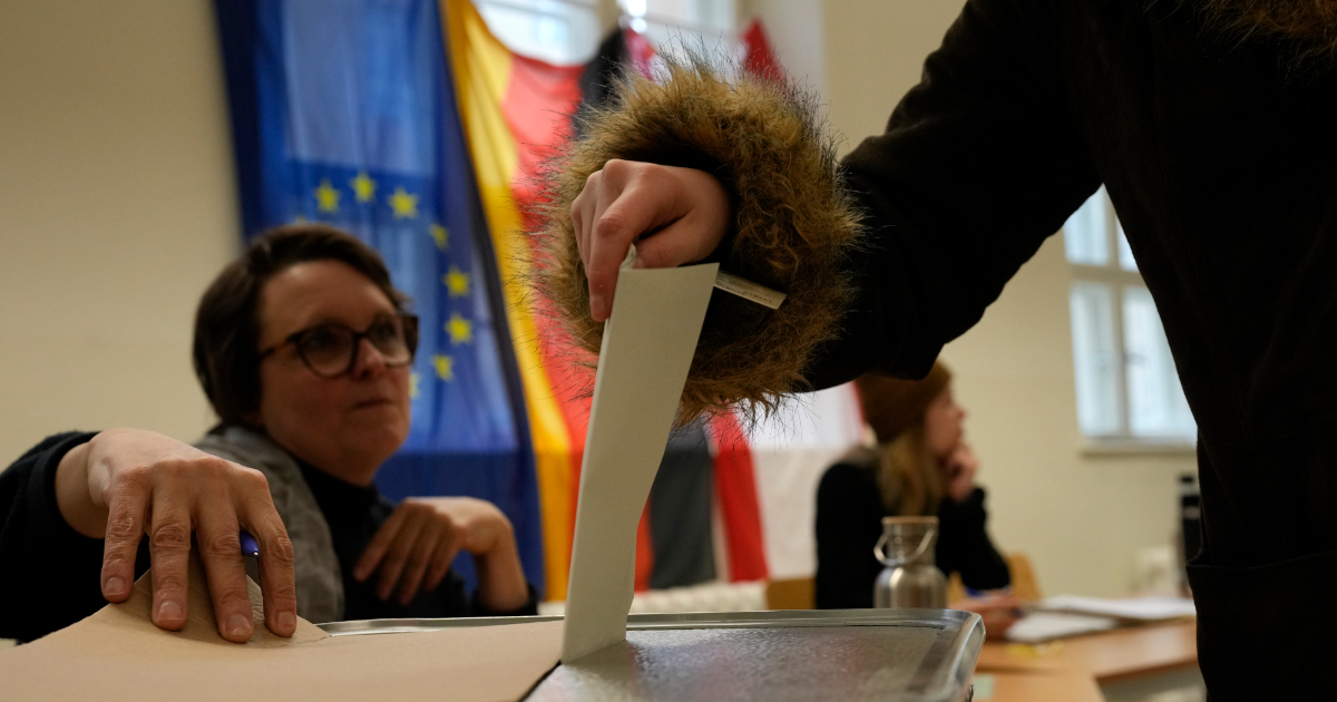 attacchi hacker al traffico aereo e interferenze nelle elezioni federali del 2025 le accuse di berlino sono opera del servizio segreto militare di mosca