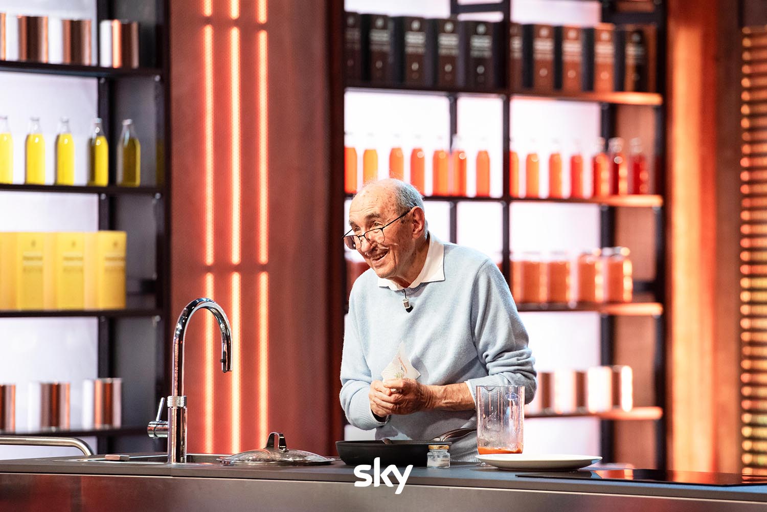 masterchef italia sorprende con il 92enne luciano matteo che vive chiuso in casa da 10 anni e celestino con la sua numerosa famiglia 10 persone