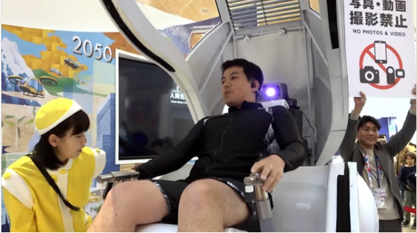 Arriva nei negozi la “lavatrice” umana: ecco come funziona (e quanto costa) la macchina che ti lava e asciuga in 15 minuti al posto di fare la doccia