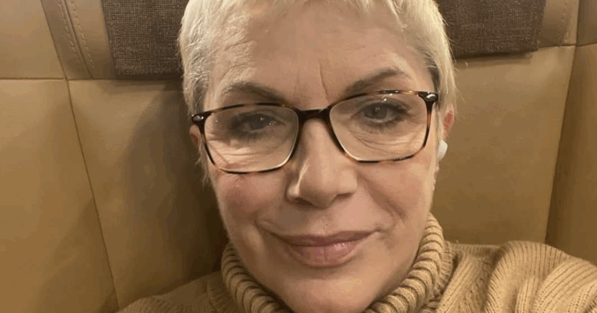 “Linfonodi puliti, la mia disavventura con il tumore finisce qui”: l’annuncio di Rosanna Banfi. Il padre Lino: “La malattia ha capito che Casa Zagaria non si tocca”