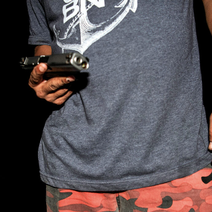 “In queste strade ci spariamo spesso”. Così si raccontano i ragazzi gangster nel violentissimo Honduras