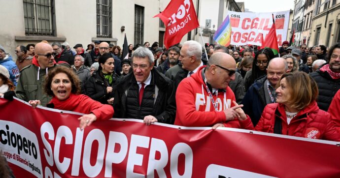 Mezzo milione in piazza per lo sciopero Cgil in solitaria (e delegittimato) contro Meloni
