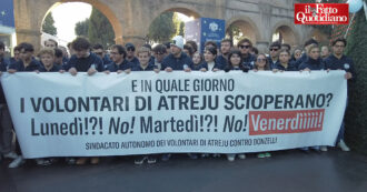 Copertina di I giovani di Atreju deridono lo sciopero Cgil e ne inscenano uno finto contro Donzelli: “Con noi sono arrivati i venerdì di Landini”