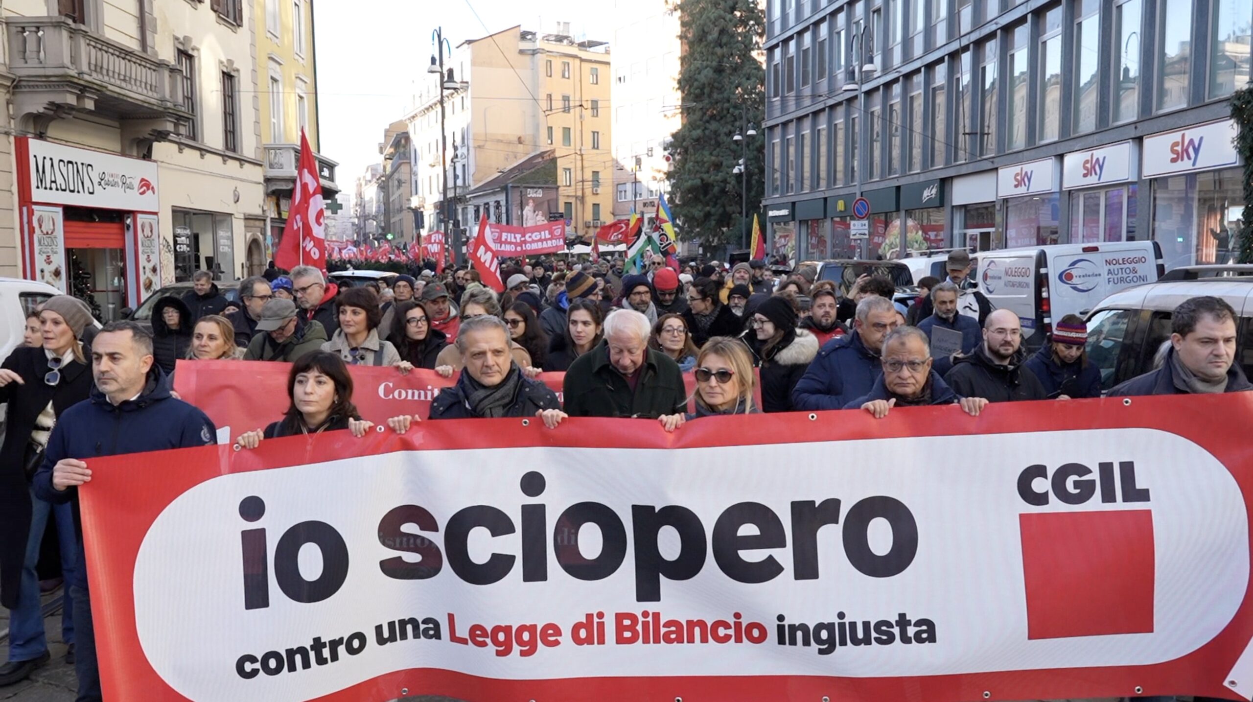 sciopero in piazza anche i licenziati per i dazi di trump senza lavoro dalla sera alla mattina al governo dico 8216mettetevi nei nostri panni