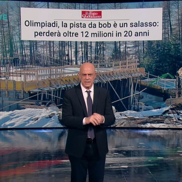 L’ironia di Crozza sulle Olimpiadi: “Pista da bob di Cortina? Per ripagarla facciamo sborsare 80mila euro a giro…”