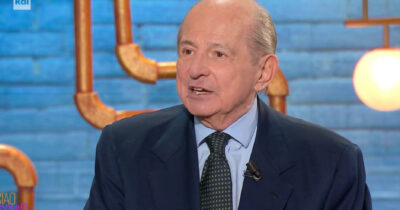 Copertina di “Raffaella Carrà si è presentata in tv dicendo: ‘sono qui a fare un lavoro che non so fare, spero di impararlo’. Quell’umiltà colpì tutti”: così Giancarlo Magalli