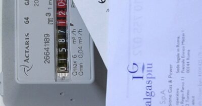 Copertina di Gas, niente proroga dell’offerta che tutela tre milioni di famiglie: le bollette saliranno