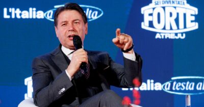 Copertina di Conte, in trincea ad Atreju: “Volete fare voi i giudici?”