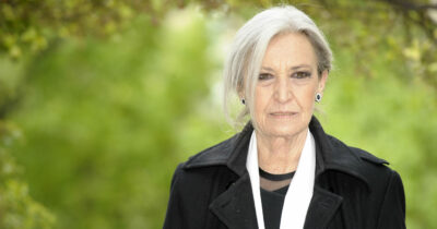 Copertina di “Non parlo volentieri della famiglia perché porta una sfiga tremenda. Non capisco quelli che si vantano dei figli, un modo di chiamarsi la sventura”: così Barbara Alberti