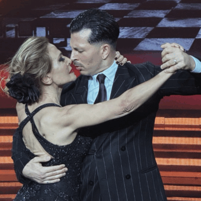 Ballando con le Stelle, le pagelle della Semifinale: Barbara D’Urso vuole vincere, la febbre penalizza Andrea Delogu, Paolo Belli “certezza ma non sorpresa”