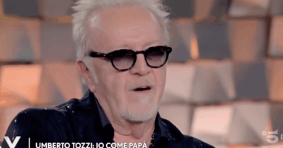 Copertina di “Non sono stato un buon papà. Ho dei grandi sensi di colpa verso i miei figli. Il segreto di 39 anni di matrimonio? Litigare”: lo rivela Umberto Tozzi