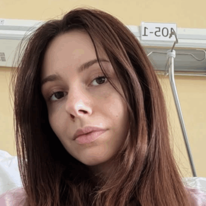 “Mal di testa, sangue, febbre, pianti, panico. Ecco perché sono stata ricoverata d’urgenza al pronto soccorso per anemia”: Valentina Barbieri riappare sui social