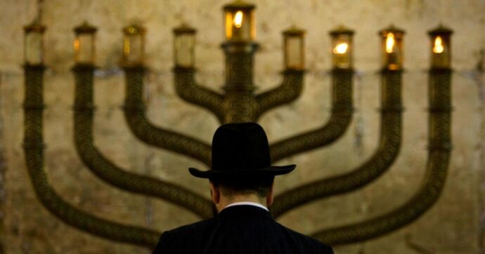 Strage a Bondi Beach durante la cerimonia di Hanukkah: cosa celebra la festività ebraica