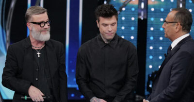 Copertina di Festival di Sanremo 2026, ecco i titoli e la presentazione dei 30 Big in gara. Angelica Bove e Nicolò Filippucci promossi tra le Nuove Proposte