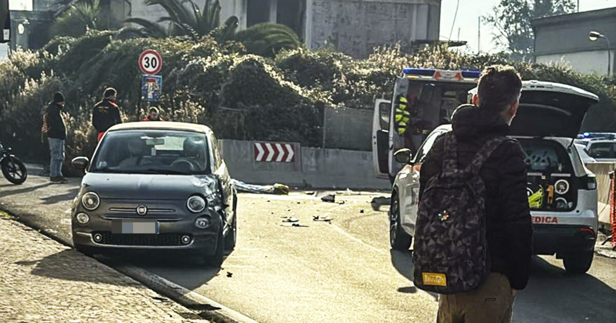 scontro tra scooter con due studenti e un8217auto muore 16enne e gravissimo 17enne da Ilfattoquotidiano.it scontro tra scooter con due studenti e un8217auto muore 16enne e gravissimo 17enne