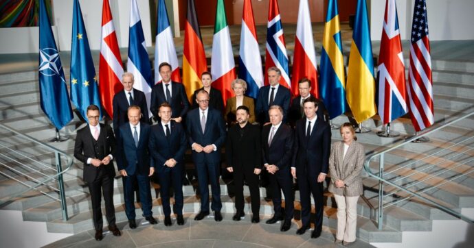 Copertina di Ucraina, i colloqui a Berlino: “Risolto il 90% delle questioni”. Ma Zelensky: “L’accordo sui territori non c’è ancora”