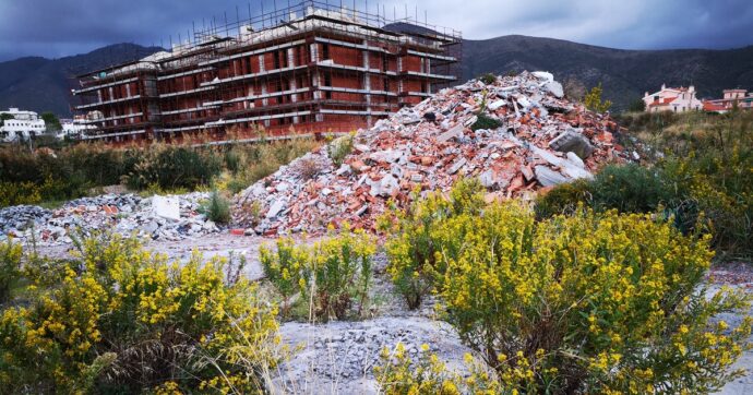 Liguria, torna il partito del cemento: la destra vuol sbloccare il maxi-progetto edilizio su area alluvionabile nel Savonese