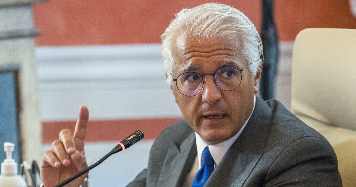 Permesso di costruire in tempi record ad Acireale per l’azienda del numero 1 di Confindustria Sicilia: solo 29 giorni (per gli altri l’attesa è di oltre 2 anni)