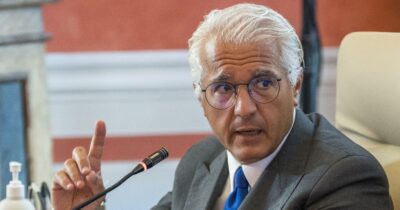 Copertina di Permesso di costruire in tempi record ad Acireale per l’azienda del numero 1 di Confindustria Sicilia: solo 29 giorni (per gli altri l’attesa è di oltre 2 anni)