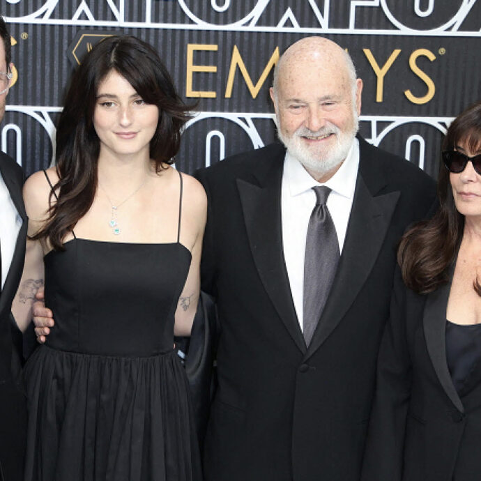 Il regista di Harry ti Presento Sally Rob Reiner e la moglie Michele Singer trovati morti accoltellati in casa: “Molti familiari saranno interrogati, nessuno è sospettato”