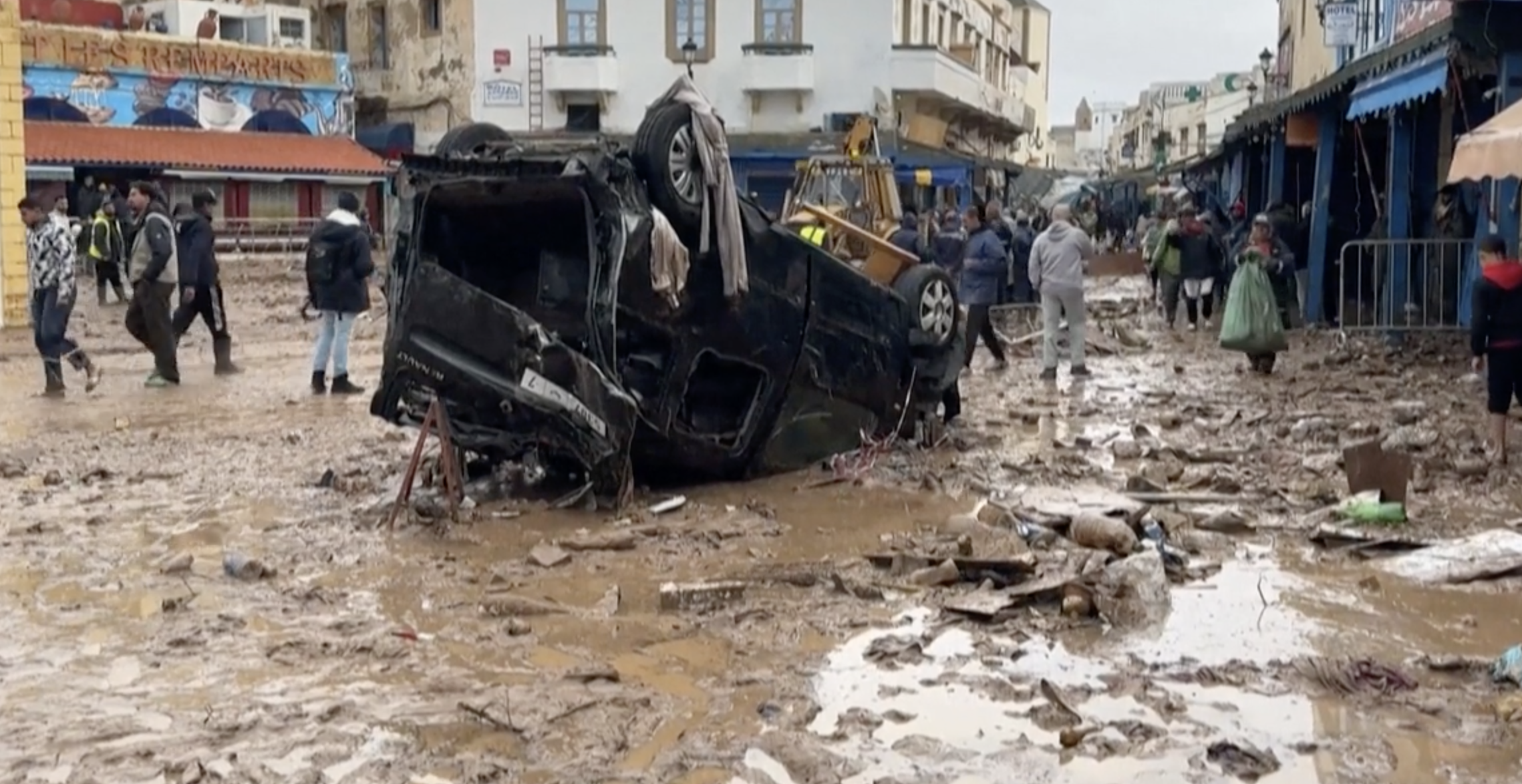 Piogge torrenziali e inondazioni in Marocco: almeno 37 morti. Si cercano ancora i dispersi Piogge torrenziali e inondazioni in Marocco: almeno 37 morti. Si cercano ancora i dispersi