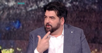 Copertina di Cannavacciuolo ricorda Maradona a Che tempo che fa: “L’unico cliente con cui mi sono seduto a tavola. Ecco cosa mi ha emozionato”