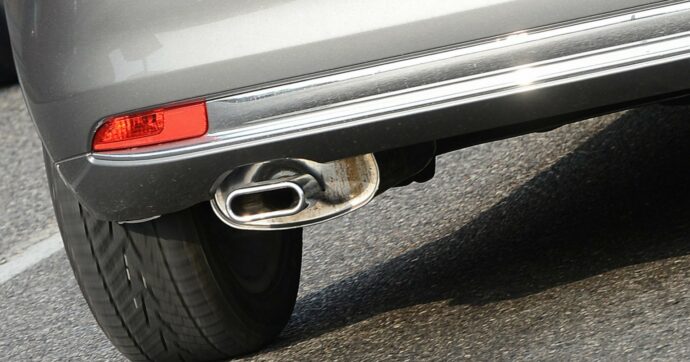 Auto, Bruxelles tratta su revisione delle emissioni