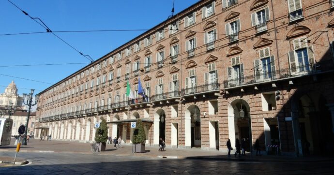 Cent’anni fa i torinesi ‘bucavano’ il palazzo accanto al Regio, oggi il piano regolatore lo fa Bloomberg