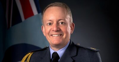 Copertina di “Le famiglie devono essere pronte a mandare i loro figli in guerra contro la Russia”: le parole del capo di Stato maggiore britannico