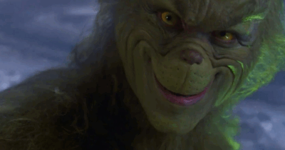Copertina di “Ero pronto a restituire il cachet pur di non fare quel film. Le unghie lunghe, le lenti a contatto in tutto il bulbo oculare.. Poi mi aiutò un esperto della CIA”: Jim Carrey parla del Grinch