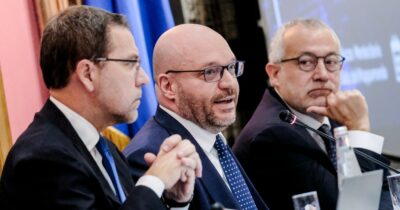 Copertina di “La Russia? Ha fallito completamente la guerra. Pensavamo fosse una grande potenza che in realtà non c’è”: le parole del presidente della Camera Fontana