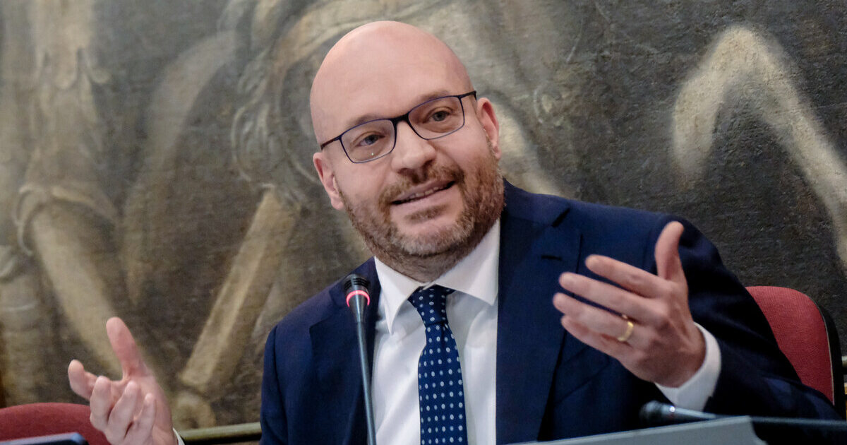 fontana e la battaglia contro l8217abuso di decreti presto un regolamento tra alternative anche il voto a data certa da Ilfattoquotidiano.it fontana e la battaglia contro l8217abuso di decreti presto un regolamento tra alternative anche il voto a data certa