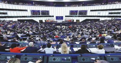 Copertina di Qatargate,  Parlamento Ue nega l’immunità a Moretti. Il Pd non la sospende dal gruppo