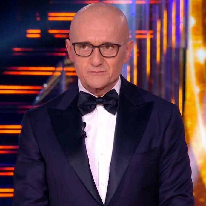 “Non parlo di questo. Ho già messo tutto in mano ai miei legali”: così Alfonso Signorini sulle accuse di Fabrizio Corona a “Falsissimo”