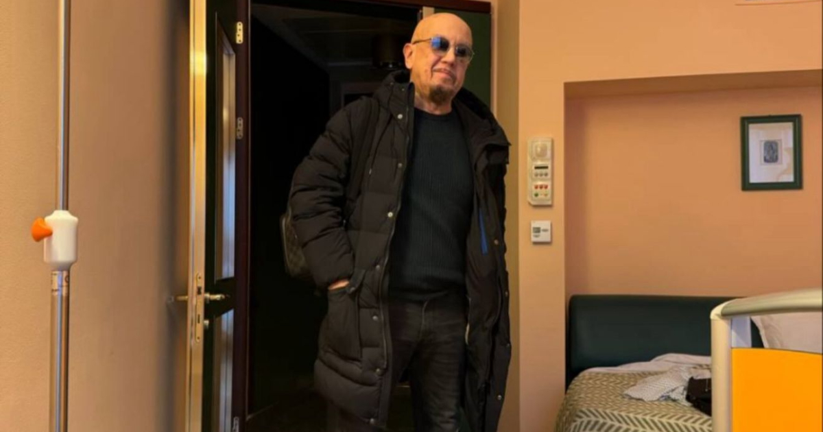 evito la foto dal letto d8217ospedale ora inizia il silenzio enrico ruggeri si mostra sui social dopo l8217operazione per un polipo alla gola da Ilfattoquotidiano.it evito la foto dal letto d8217ospedale ora inizia il silenzio enrico ruggeri si mostra sui social dopo l8217operazione per un polipo alla gola