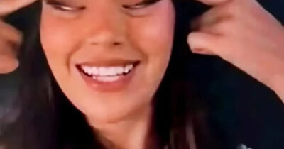 Copertina di “Gesto scriteriato e stupido”: miss Finlandia posa sui social “con gli occhi a mandorla” e scoppia la polemica, espulsa da Miss Universo