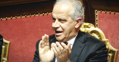 Copertina di “Pratiche illegali alla Questura di Trieste”. Quando ad alimentare il “degrado” dei migranti è il Viminale