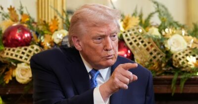 Copertina di Trump: “Blocco totale di tutte le petroliere sanzionate in Venezuela. Siete circondati dalla più grande flotta navale mai assemblata”