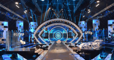 Copertina di Alfonso Signorini sulle accuse di Fabrizio Corona: “Tutto è in mano ai miei avvocati”. E sui social ex concorrenti del GF commentano: da Stefano Bettarini a Valentina Vignali