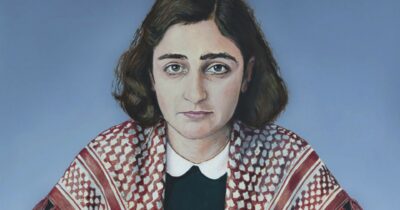 Copertina di Anna Frank con la kefiah: c’è l’accusa di antisemitismo per l’autore italiano a Berlino