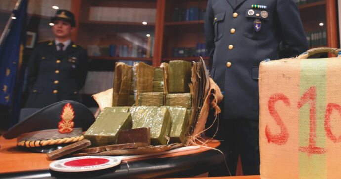 La nuova arma dei narcos: le banche dei dati riservati