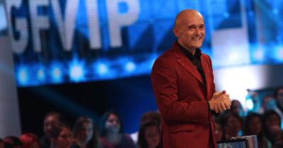 Copertina di “Silenzio mediatico sul caso Signorini? Percepito come lontano e legato al gossip. C’è lo stereotipo che se sono due uomini, allora non ci può essere abuso”