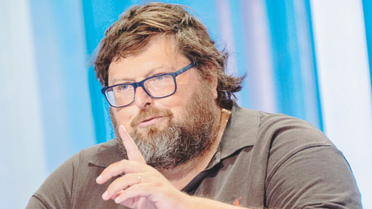 mario adinolfi arrestato a roma le accuse truffa milionaria ed evasione fiscale da Ilfattoquotidiano.it mario adinolfi arrestato a roma le accuse truffa milionaria ed evasione fiscale