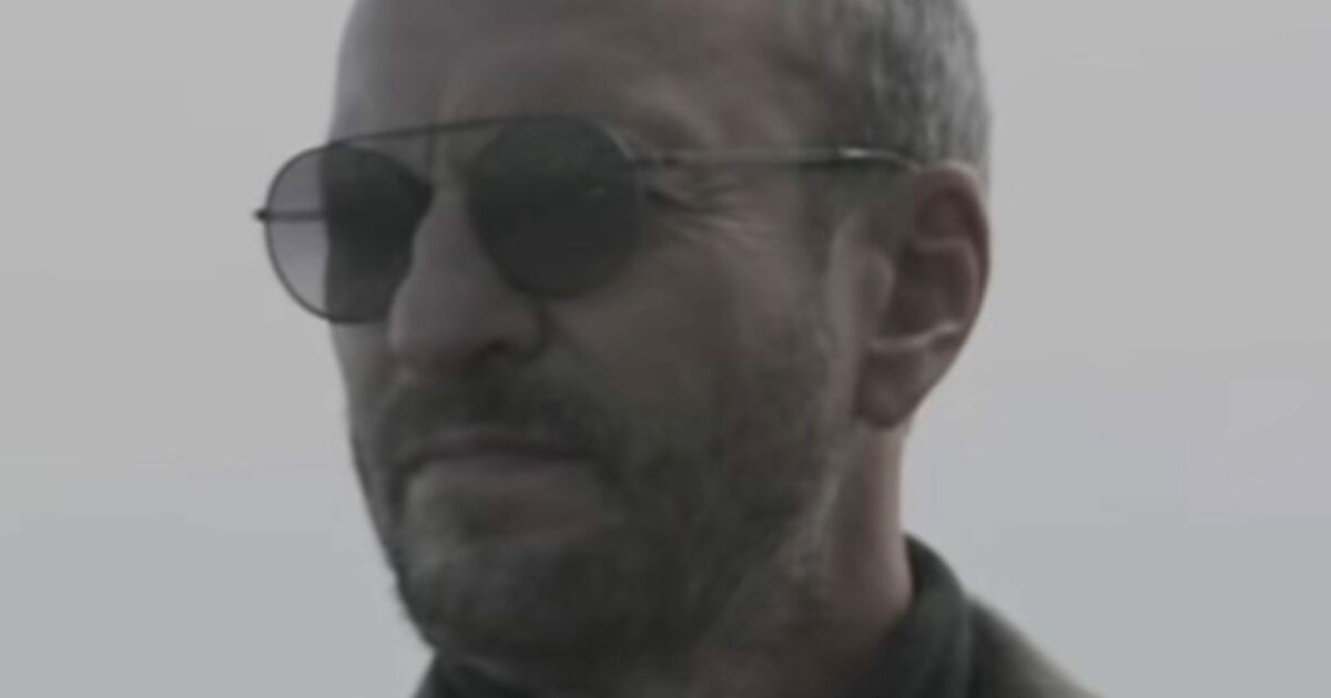 con un battipanni suonavo smoke on the water da qui vedo biagio che sogna col tempo ho vinto io biagio antonacci si racconta dalla sua rozzano 8211 video da Ilfattoquotidiano.it con un battipanni suonavo smoke on the water da qui vedo biagio che sogna col tempo ho vinto io biagio antonacci si racconta dalla sua rozzano 8211 video